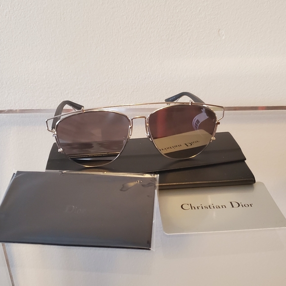 Dior Technologic Sunglasses - Picture 9 of 11